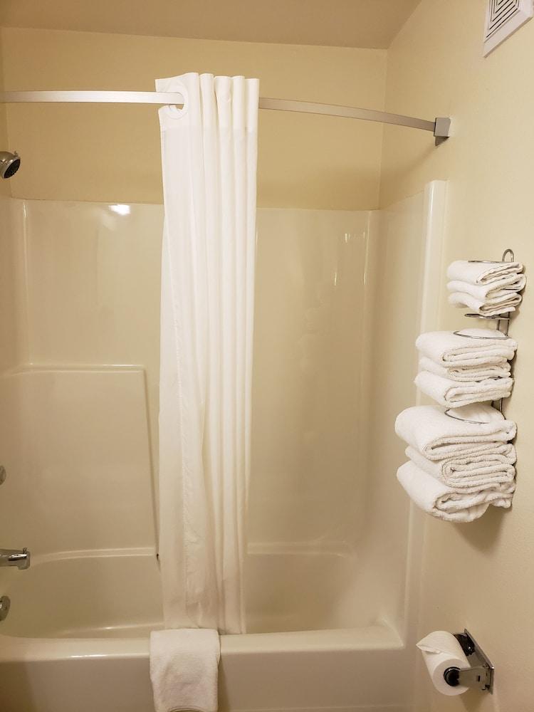 Hotel Super 8 By Wyndham Moose Jaw Sk Zewnętrze zdjęcie