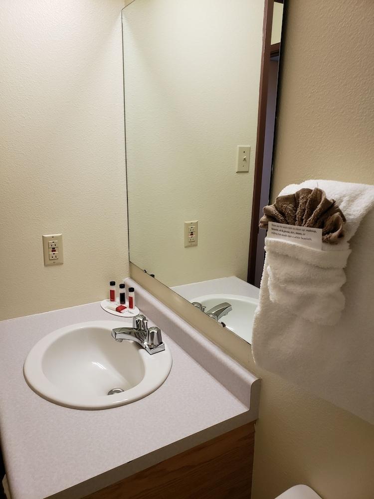 Hotel Super 8 By Wyndham Moose Jaw Sk Zewnętrze zdjęcie