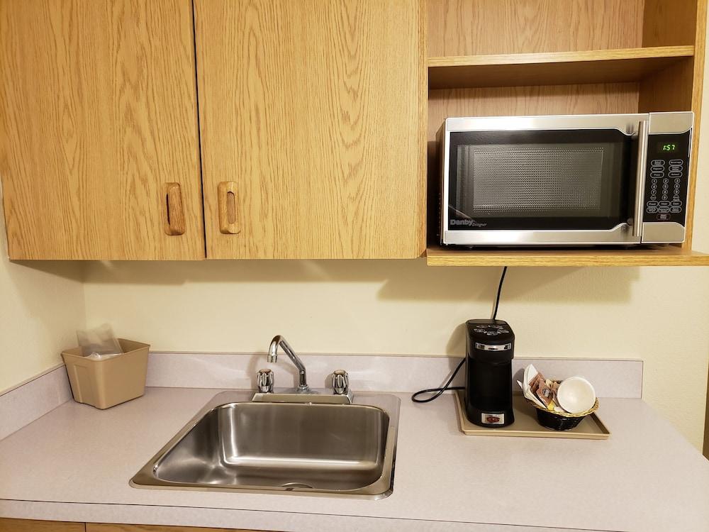 Hotel Super 8 By Wyndham Moose Jaw Sk Zewnętrze zdjęcie