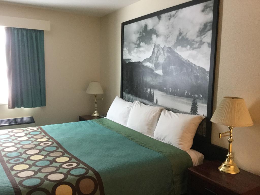 Hotel Super 8 By Wyndham Moose Jaw Sk Zewnętrze zdjęcie