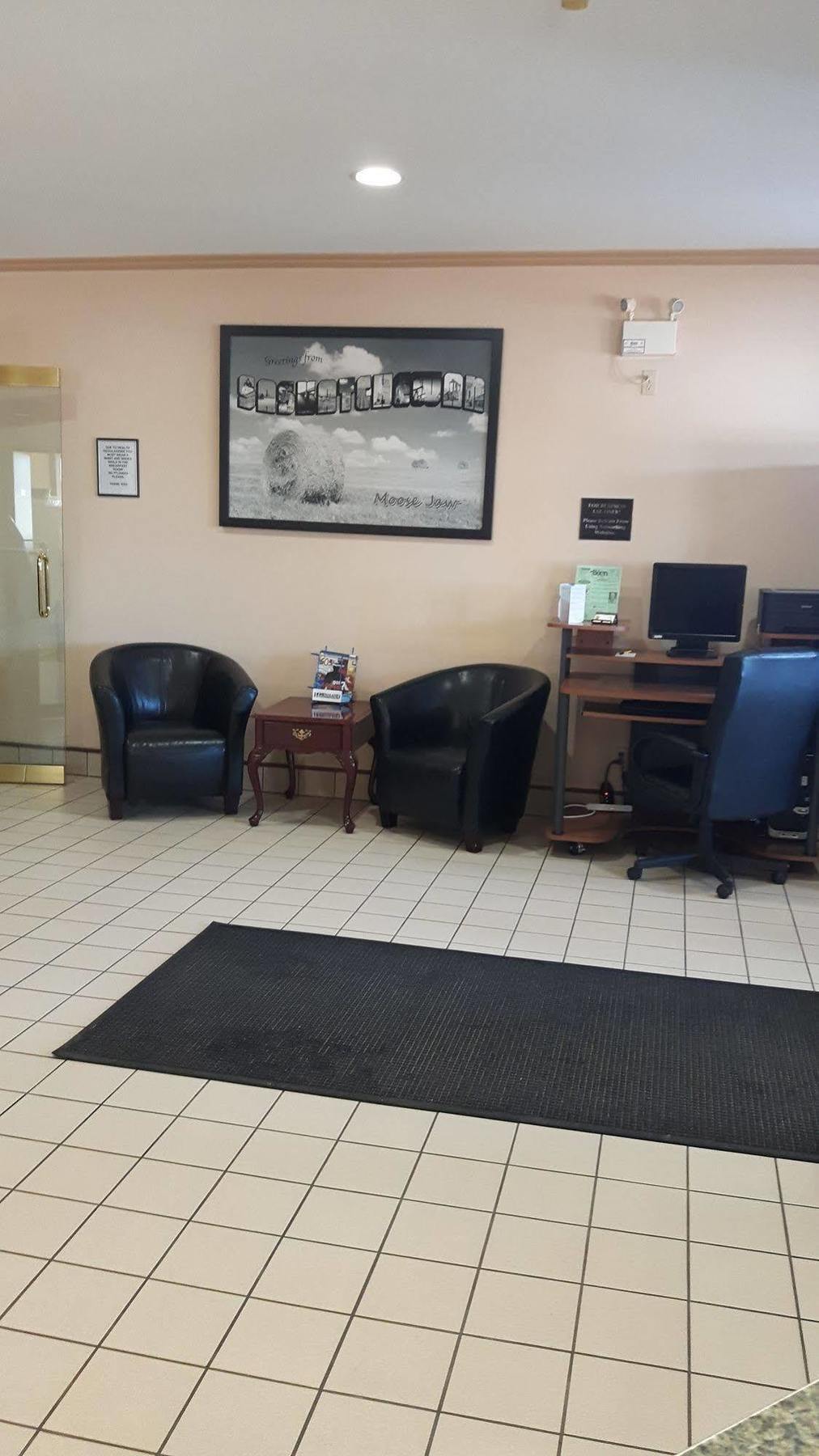 Hotel Super 8 By Wyndham Moose Jaw Sk Zewnętrze zdjęcie
