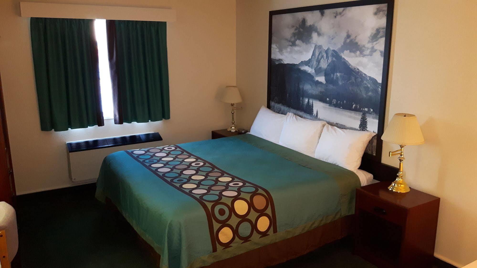 Hotel Super 8 By Wyndham Moose Jaw Sk Zewnętrze zdjęcie