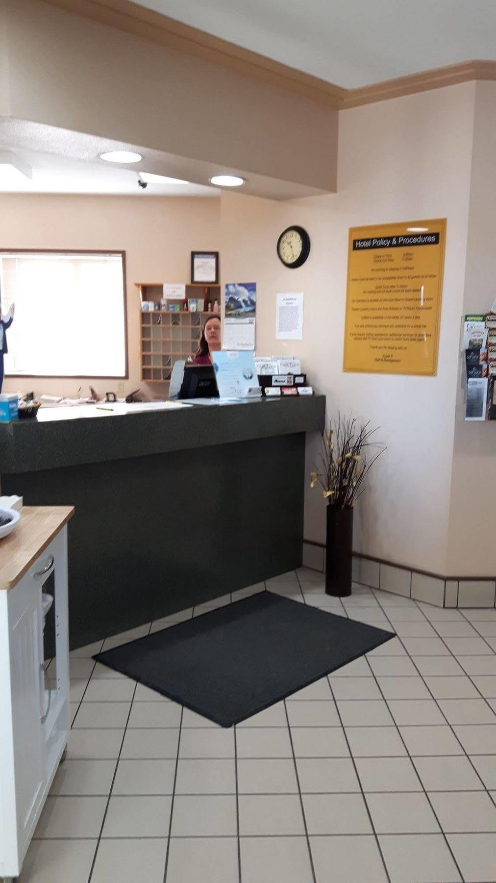 Hotel Super 8 By Wyndham Moose Jaw Sk Zewnętrze zdjęcie