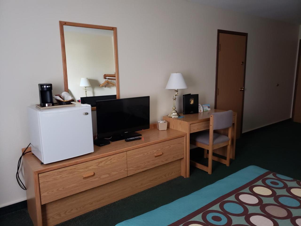 Hotel Super 8 By Wyndham Moose Jaw Sk Zewnętrze zdjęcie